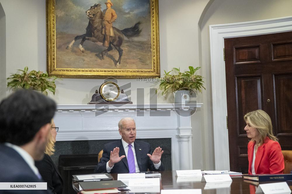 ★US President Joe Biden meets with FEMA Administrator Deanne Criswell and Homeland Security Advisor and Deputy National Securit