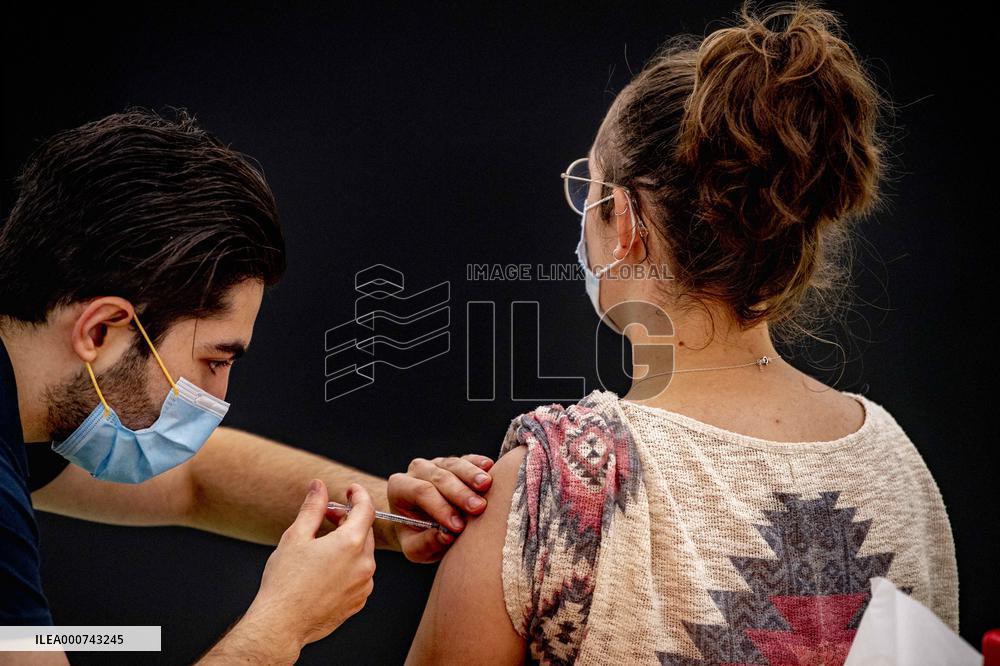 Mass Vaccination in Netherlands