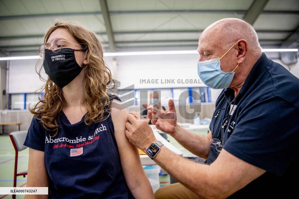 Mass Vaccination in Netherlands