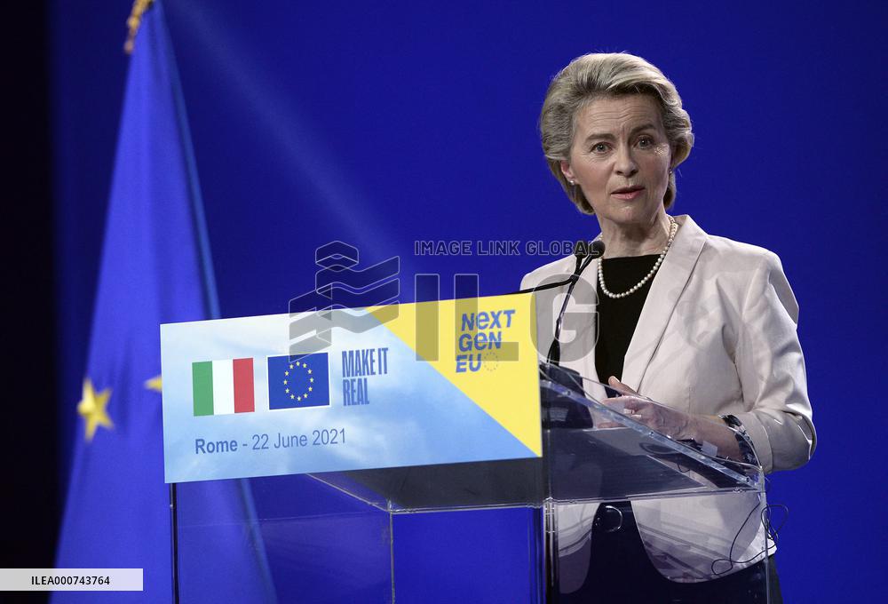 Von Der Leyen And Draghi Hold A Press Conference - Rome