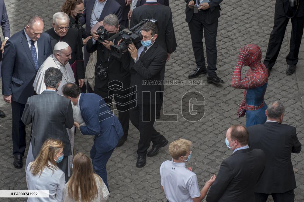 Pope Francis At Weekly General Audience - Vatican