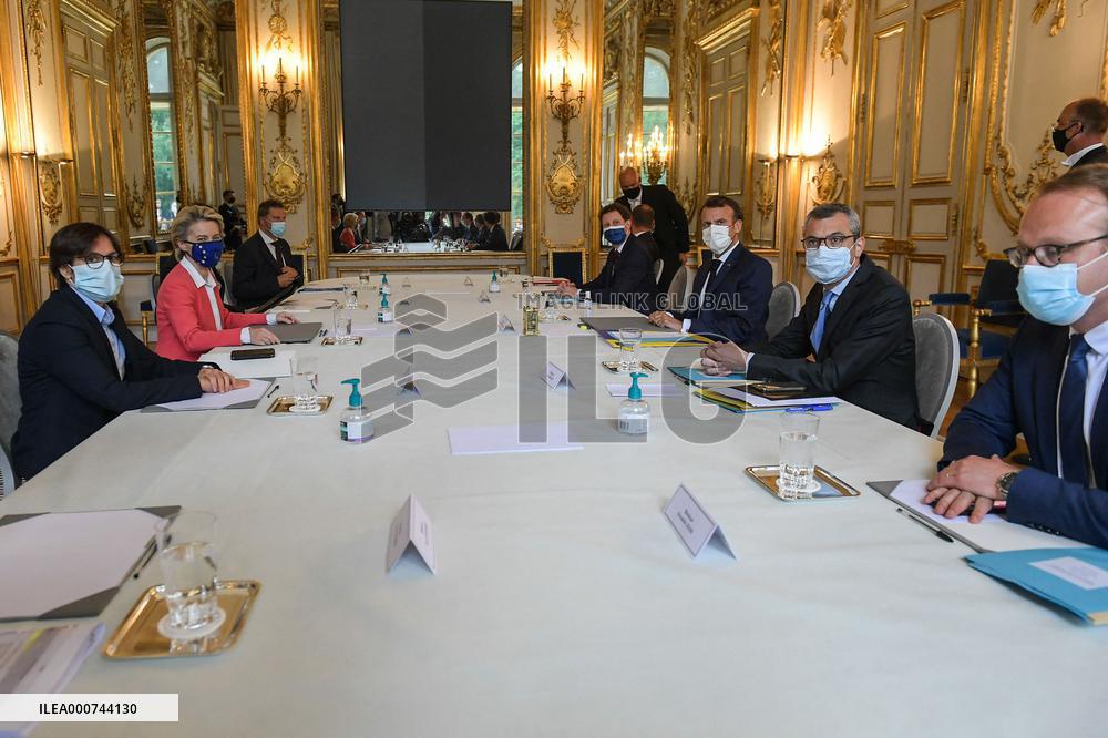 President Macron Meets Ursula Von Der Leyen - Paris