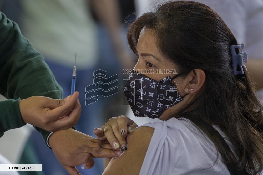 AstraZeneca Mass Vaccination Against Covid To Citizens Of 40 Age - Mexico