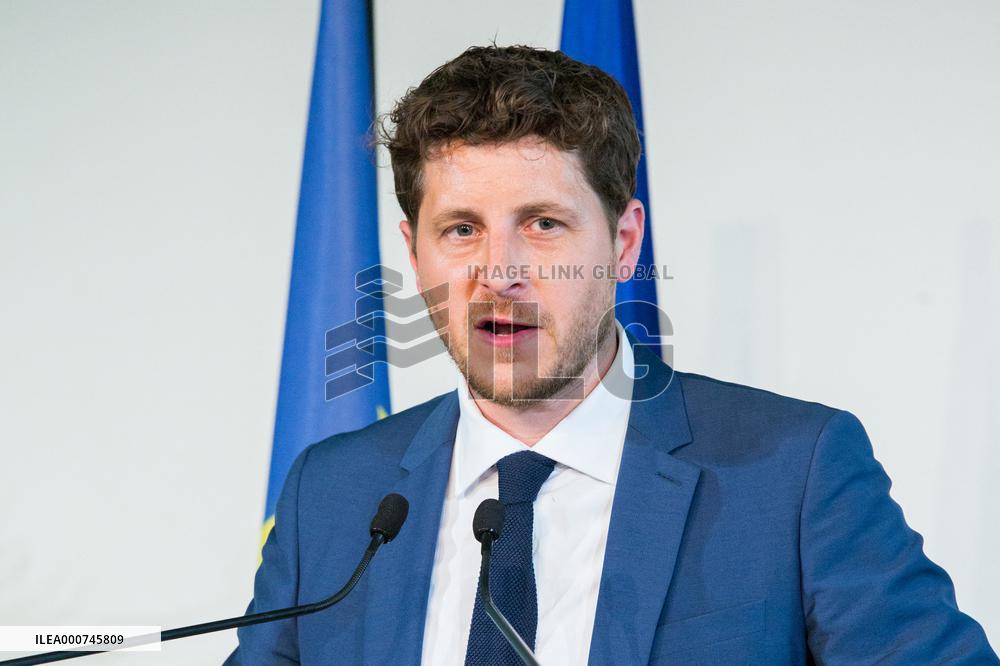 Julien Bayou Campaign Meeting After The First Round Of Regional Election