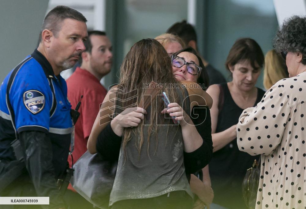 Building Collapse Leaves 99 People Unaccounted For - Miami