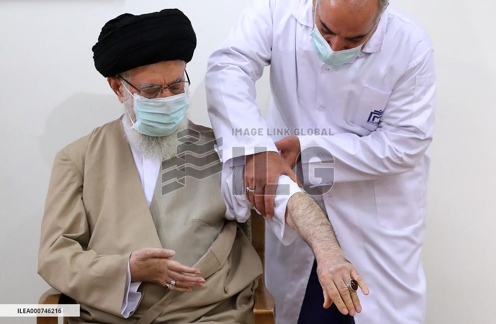 Ayatollah Khamenei Receives A Dose Of The Locally-Made Vaccine Tehran