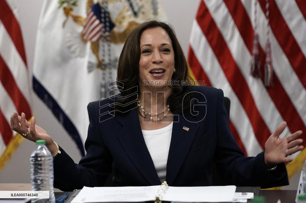 Kamala Harris vists the border - Texas