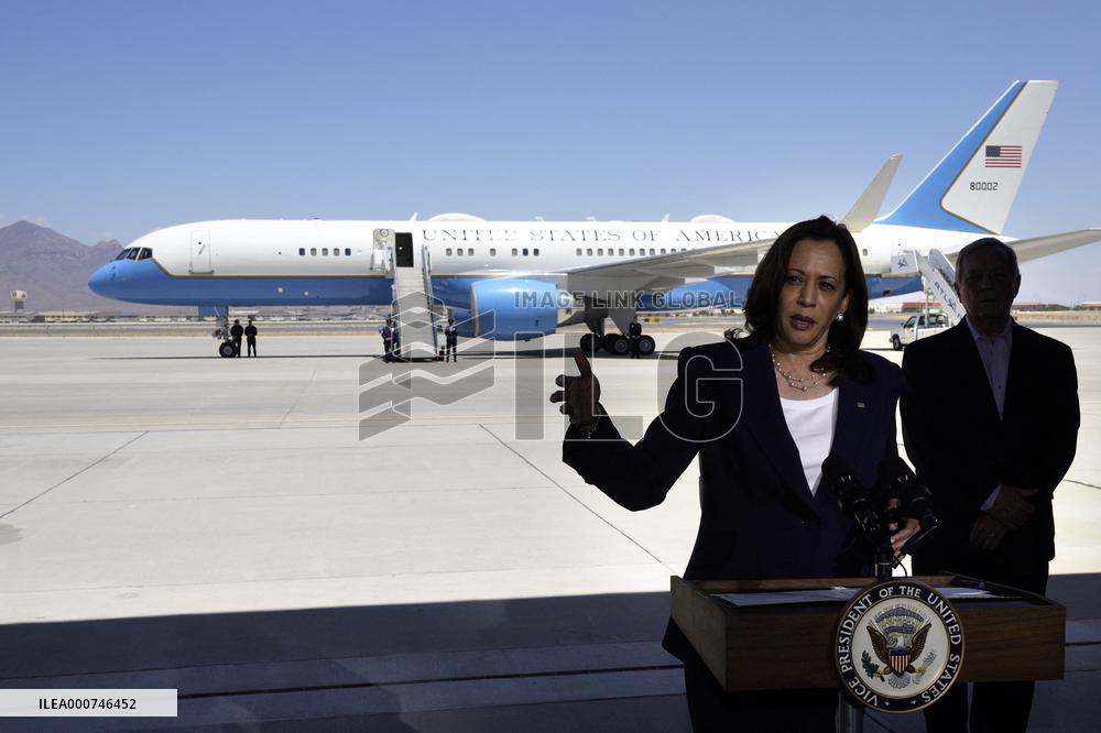 Kamala Harris vists the border - Texas