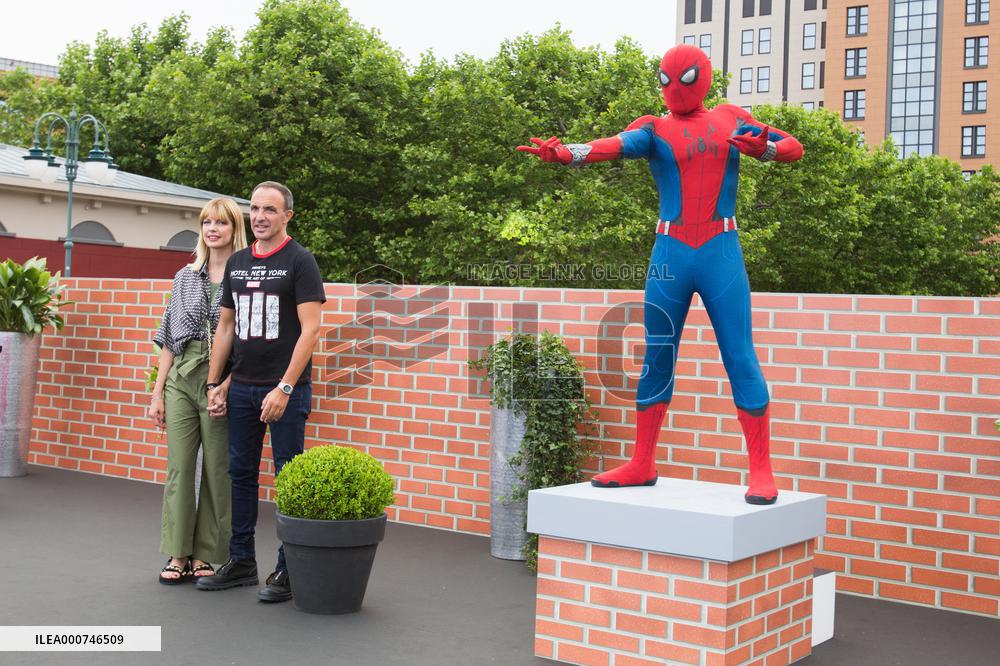 Celibrities At The Disney S Hotel New York - The Art Of Marvel Week End Experience