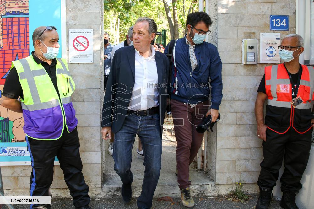 Renaud Muselier Votes At A Polling Station - Marseille