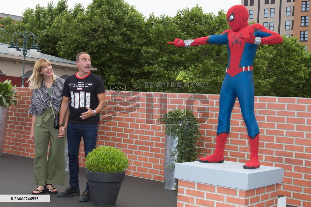 Celibrities At The Disney S Hotel New York - The Art Of Marvel Week End Experience