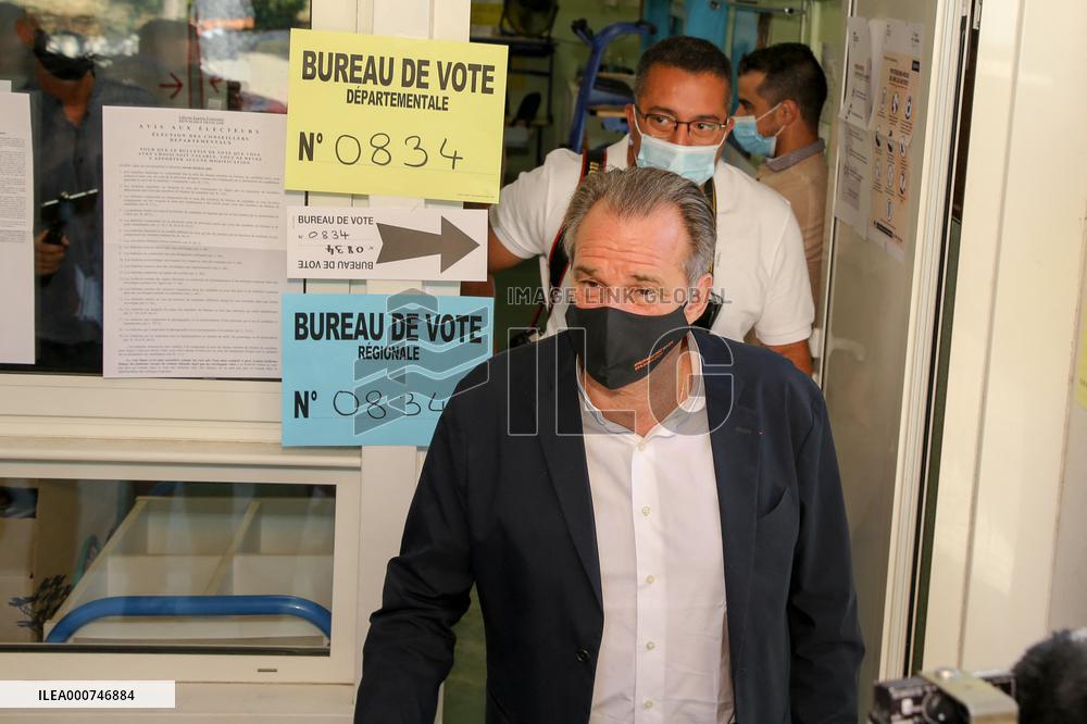 Renaud Muselier Votes At A Polling Station - Marseille
