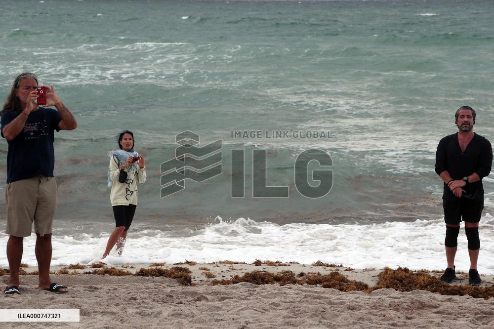 Searches Continue For Condo Victims - Miami