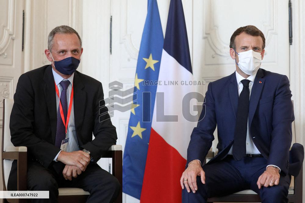 Emmanuel Macron meets Enrique Lores - Versailles