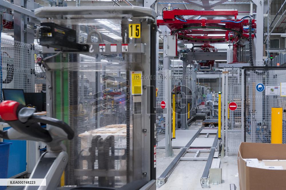 PM Castex Visits Vorwerk Semco - Cloyes-sur-le-Loir
