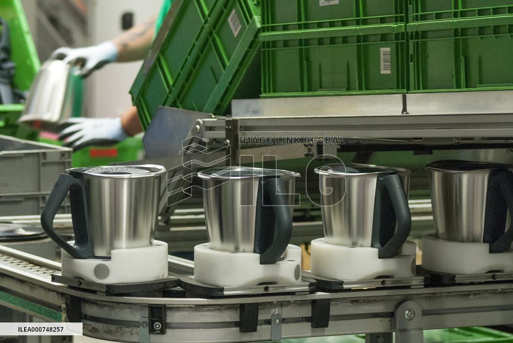 PM Castex Visits Vorwerk Semco - Cloyes-sur-le-Loir
