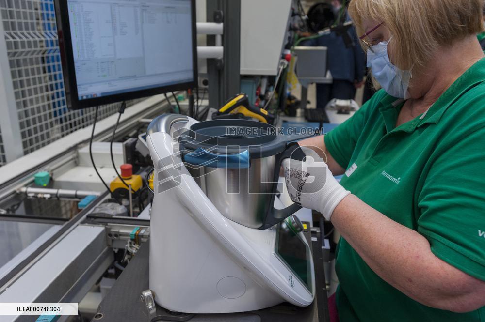 PM Castex Visits Vorwerk Semco - Cloyes-sur-le-Loir