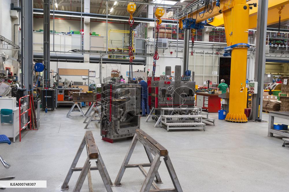 PM Castex Visits Vorwerk Semco - Cloyes-sur-le-Loir
