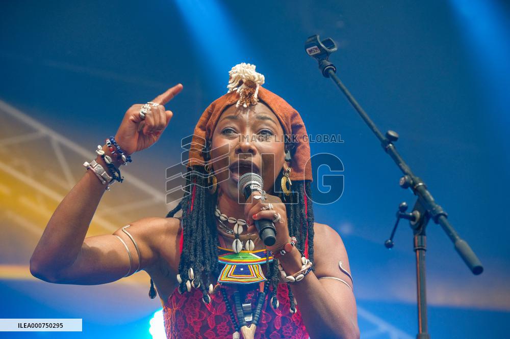 Fatoumata DIAWARA - Rio Loco Festival - Toulouse