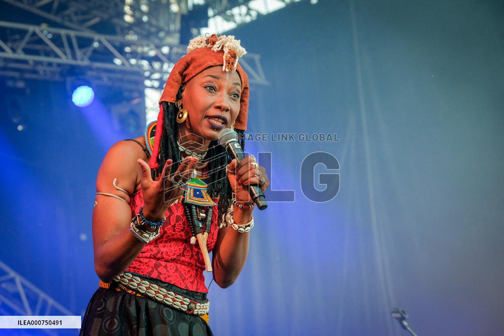 Fatoumata DIAWARA - Rio Loco Festival - Toulouse