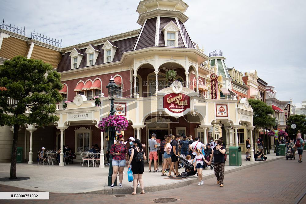 Disneyland Paris Repoens To The Public - Paris