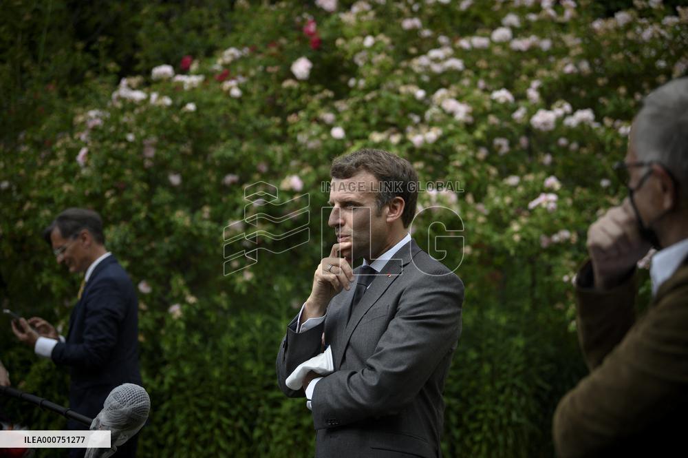President Macron And Fabrice Luchini Visit Jean De La Fontaine Birthplace - Chateau Thierry
