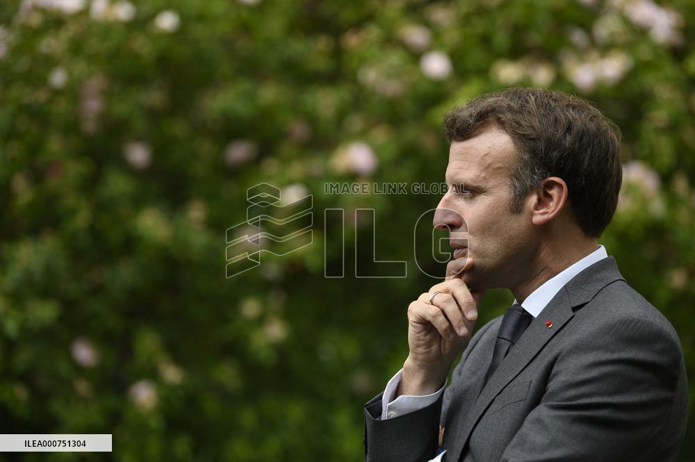 President Macron And Fabrice Luchini Visit Jean De La Fontaine Birthplace - Chateau Thierry
