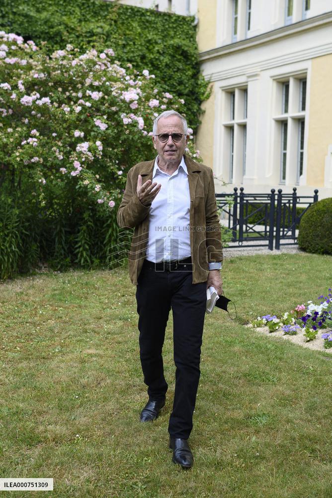 President Macron And Fabrice Luchini Visit Jean De La Fontaine Birthplace - Chateau Thierry