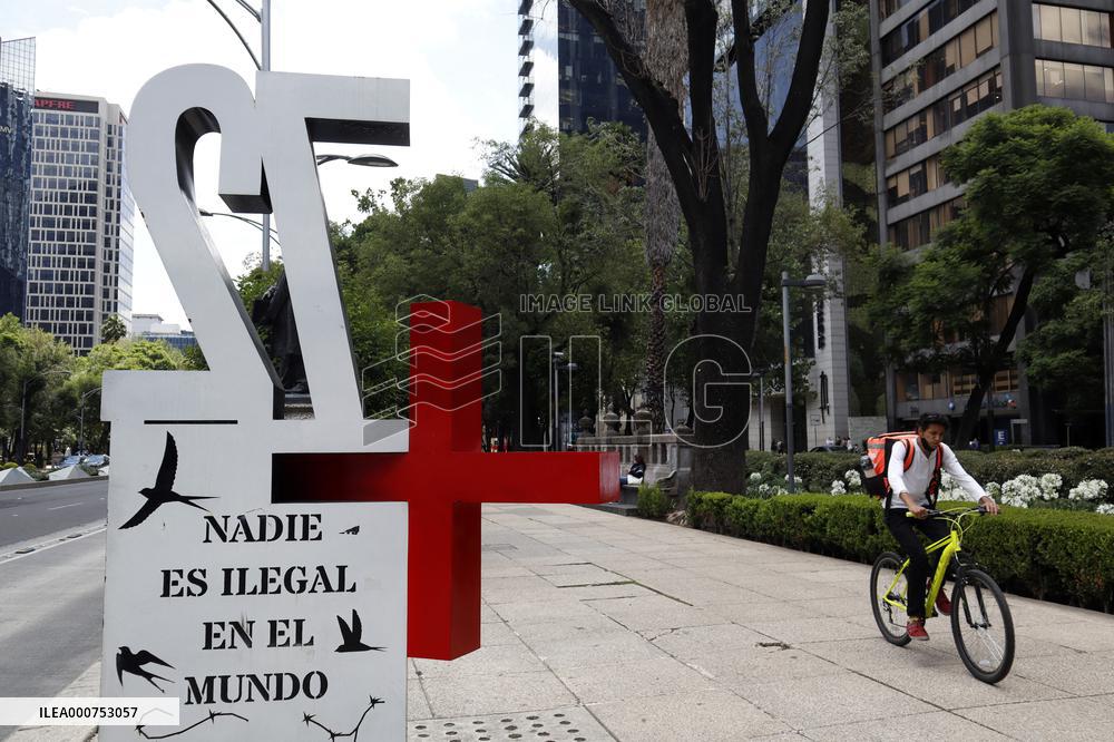 Anti-monuments placed as attempt to demand Justice - Mexico