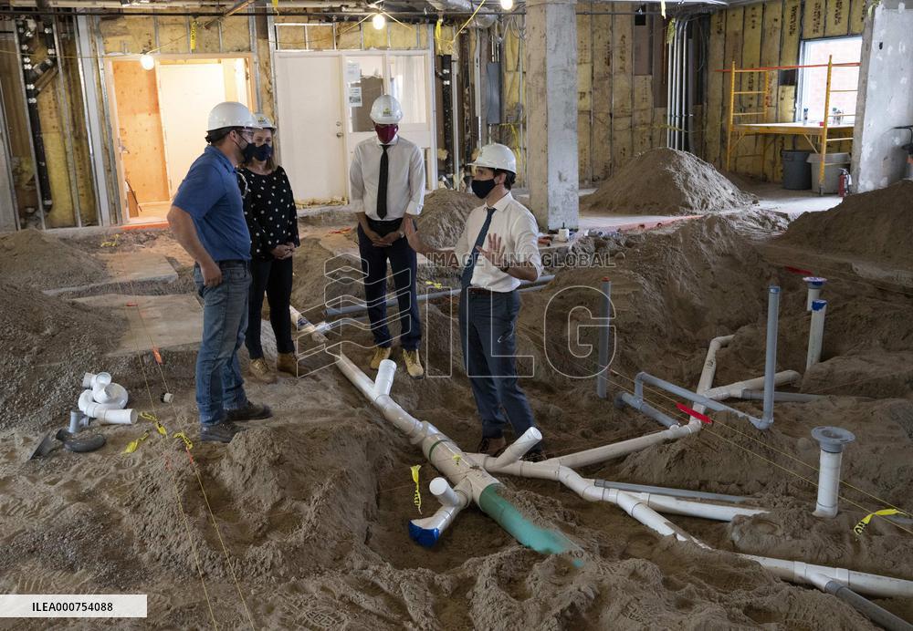 Justin Trudeau Visits A Construction Site - Ottawa