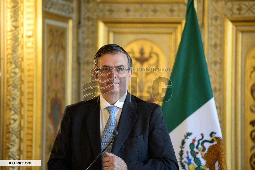 Le Drian And Casaubon Signs An Intention Declaration - Paris