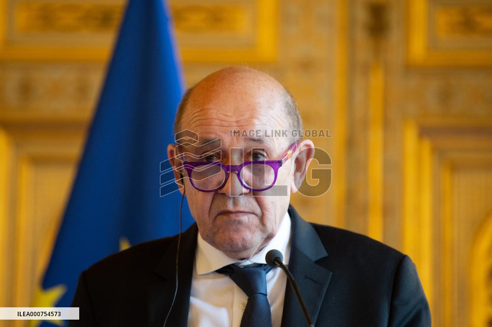 Le Drian And Casaubon Signs An Intention Declaration - Paris