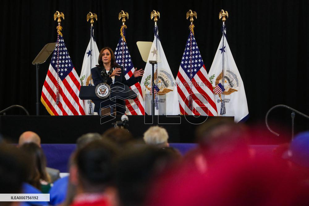 Kamla Harris Visits A Training Center - Las Vegas
