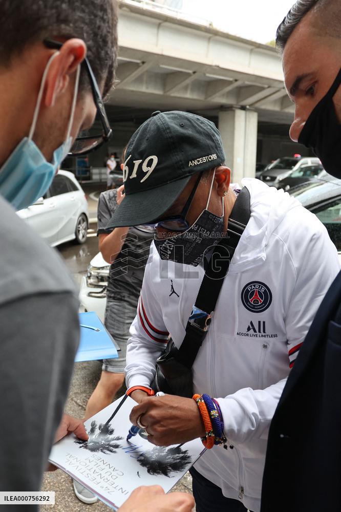 Spike Lee arrives at Nice airport