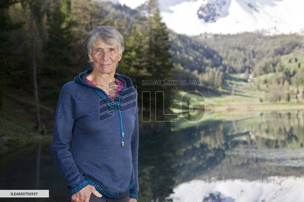 Portrait of Martine Rolland high mountain guide - Villard Saint Pancrace