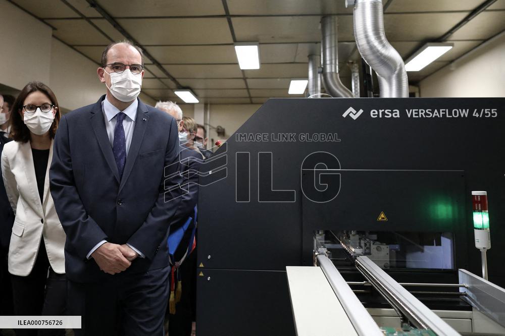 Jean Castex visits Micronique and X-FAB in Corbeil-Essonnes