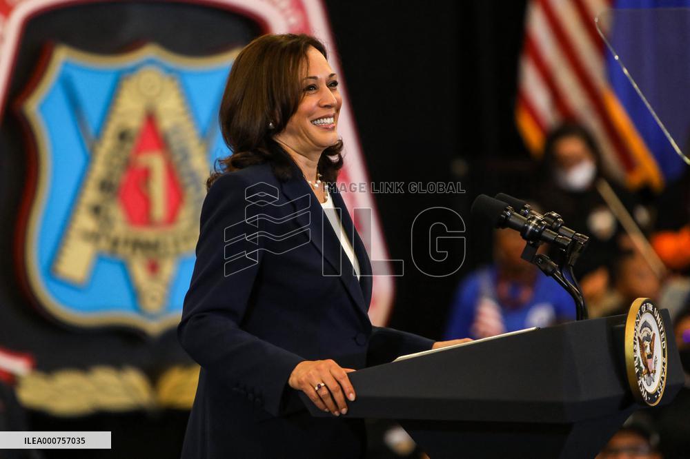 Kamla Harris Visits A Training Center - Las Vegas