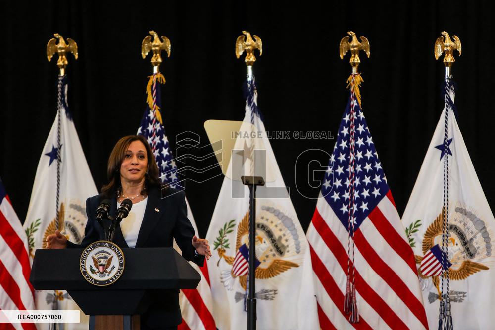 Kamla Harris Visits A Training Center - Las Vegas