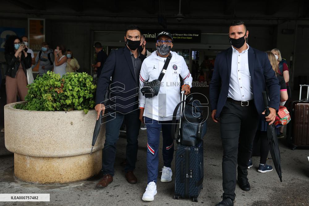 Spike Lee arrives at Nice airport