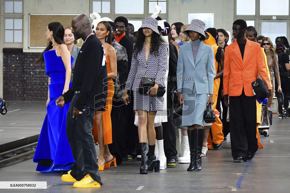 PFW - Bella Hadid Models For Off-White