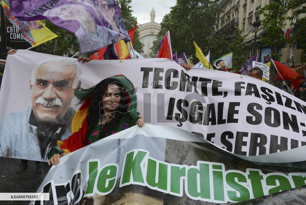 Demonstration Of The Kurdish Community Of France - Paris