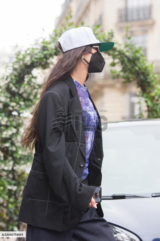 Bella Hadid Leaving Dinand By Ferdi Restaurant In Paris