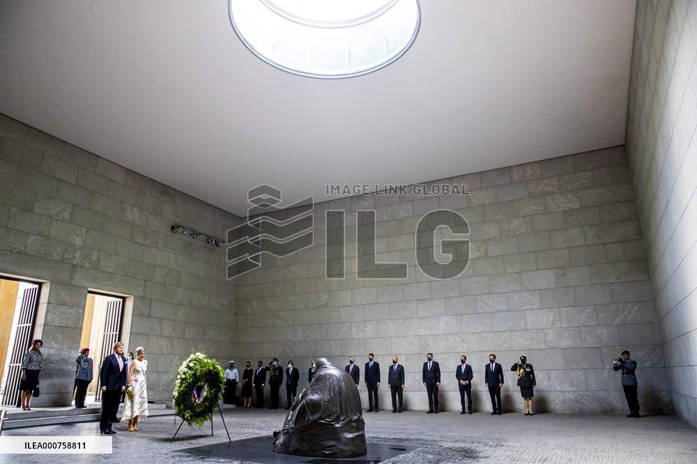 Dutch Royals Lay Wreath in Neue Wache - Berlin