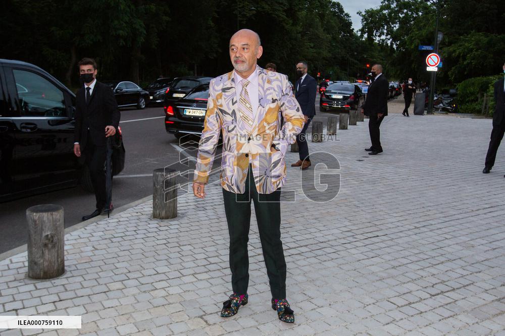 Arrivals - Fragance Dinner At La Fondation Louis Vuitton In Paris
