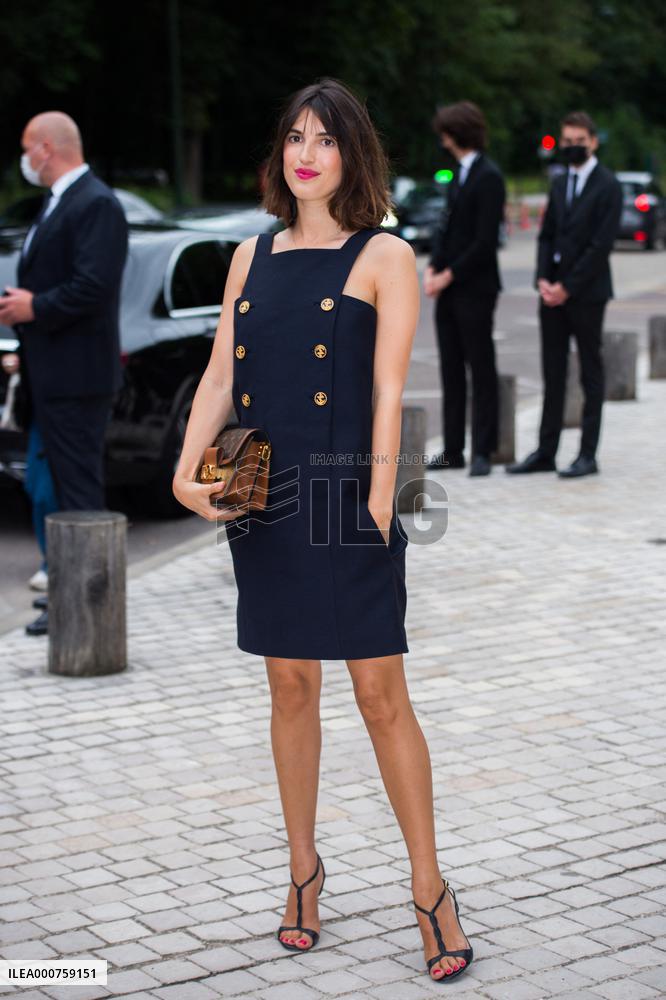 Arrivals - Fragance Dinner At La Fondation Louis Vuitton In Paris