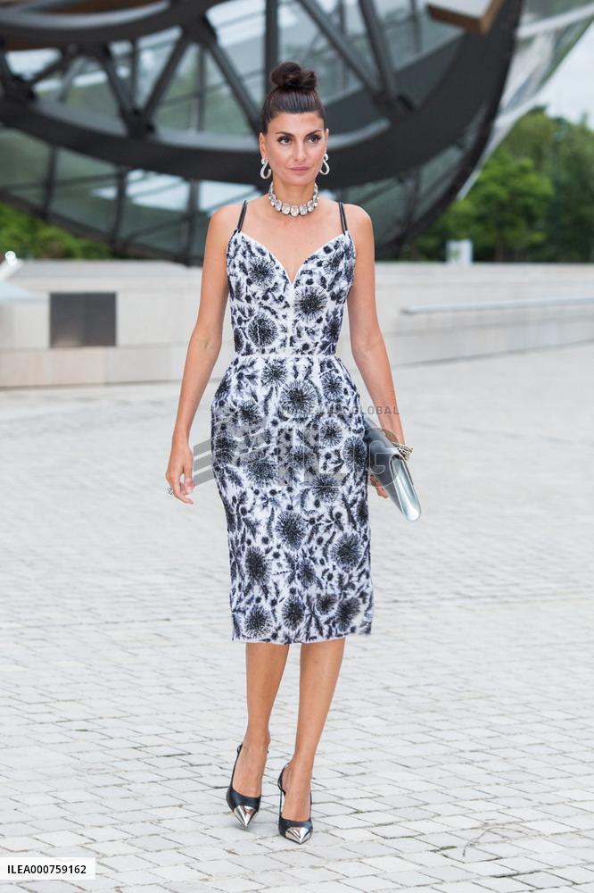 Arrivals - Fragance Dinner At La Fondation Louis Vuitton In Paris