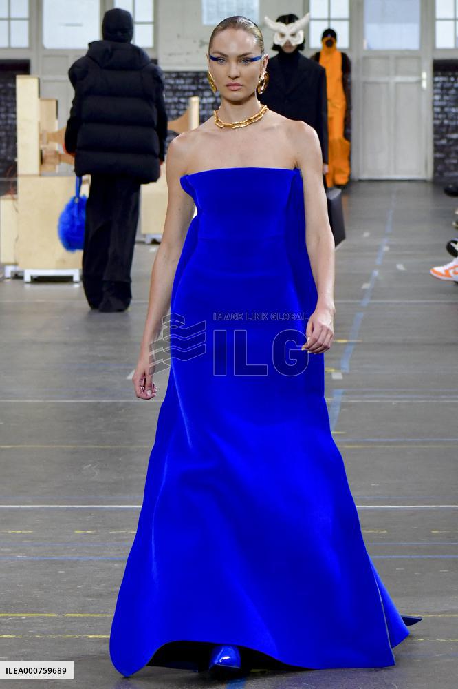 PFW - Off-White Runway