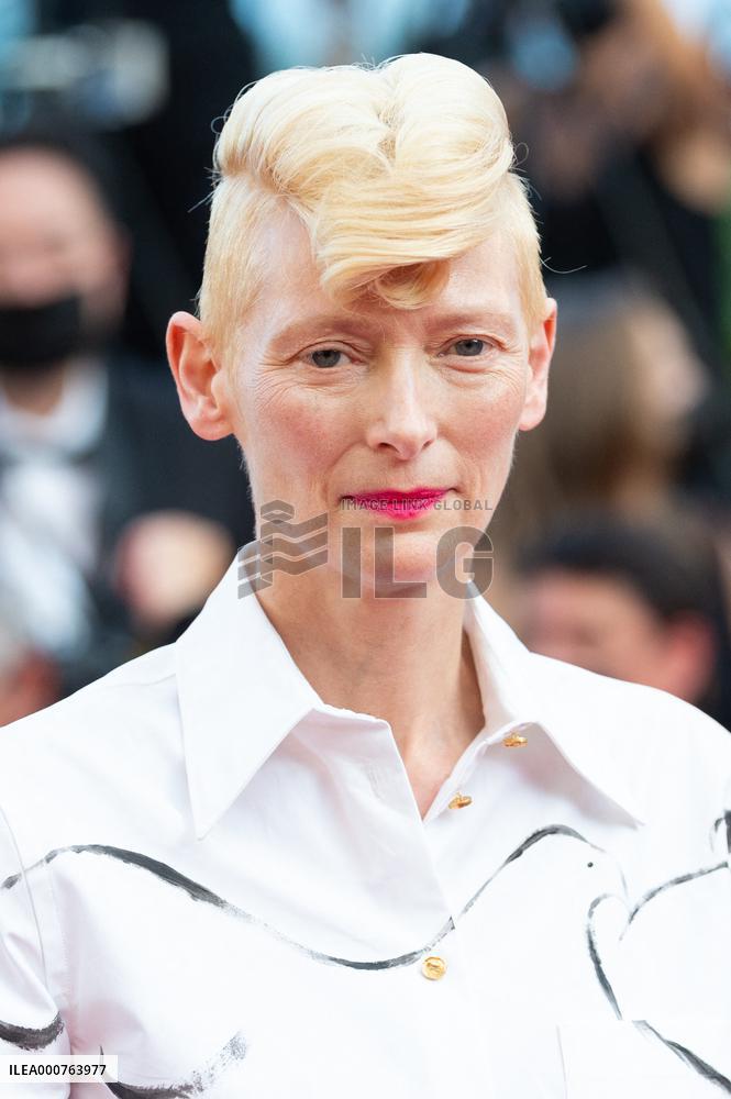 OSS 117 and closing ceremony NG