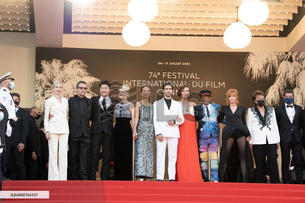 Cannes-OSS 117-Closing Ceremony-DN