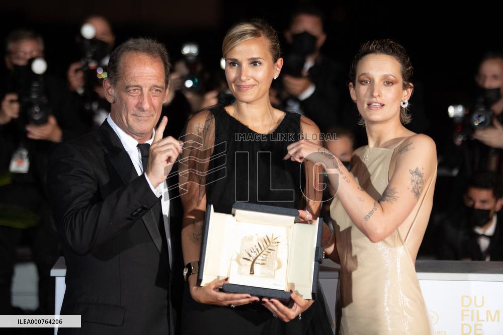 Cannes-Palme d or Winner Photocall-DN.